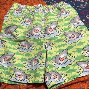 Vineyard Vines Swim Trunks, Shark Print, Sz M (12/14)